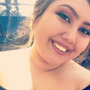 Meet your Posher, Larissa